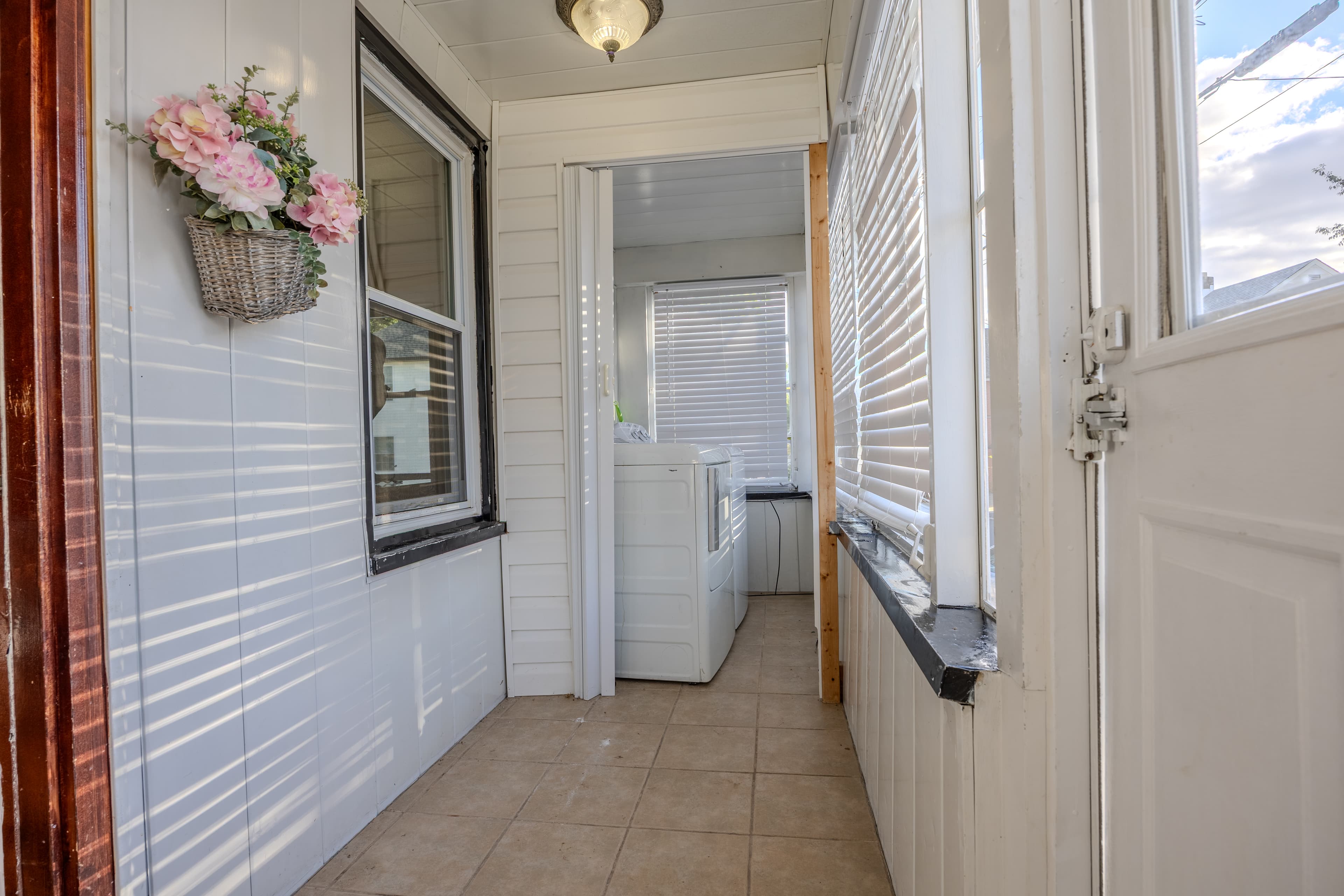 Featured listing 1